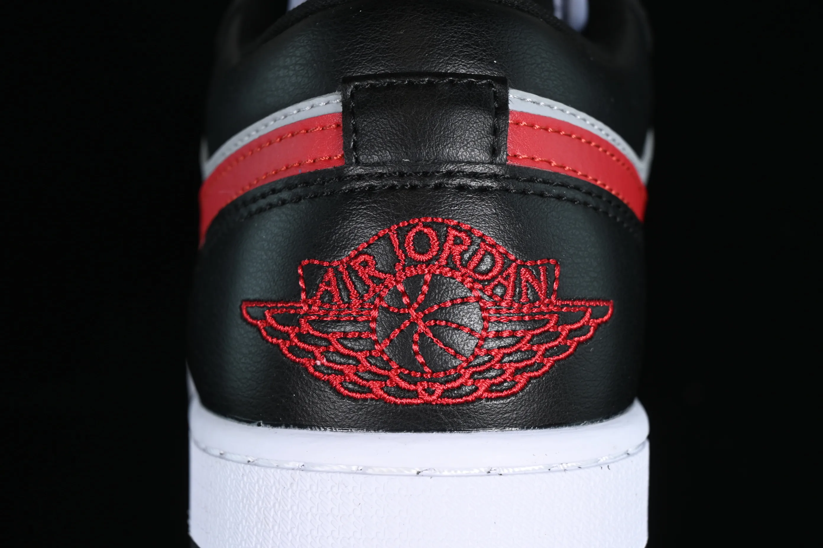 All categories Air Jordan Jordan series basketball shoes Air Jordan 1 Low Z version Air Jordan 1 Low AJ1 Joe 1 black gray red hook low-top cultural basketball shoes DC0774-062